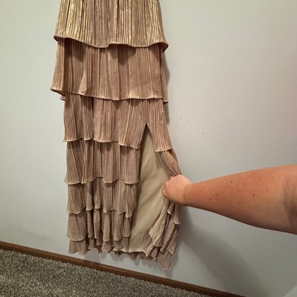 Mac Duggal Ruffle Tiered Criss Cross Lace Up Gown Gold Layered Evening Size 4 - Picture 4 of 9